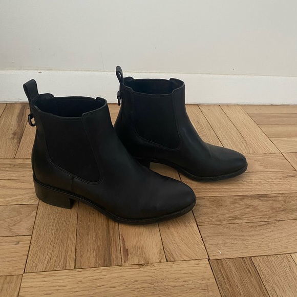 Cole Haan black waterproof Chelsea boot size 6 - Picture 2 of 7